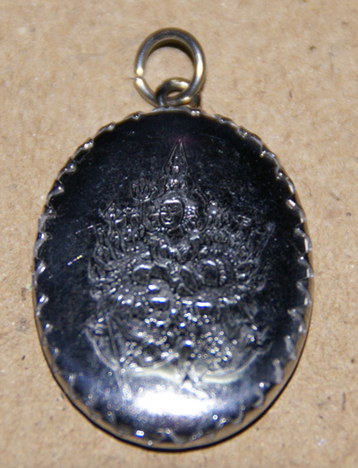 locket2.jpg