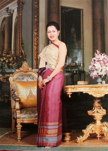 Queen_Sirikit.jpg