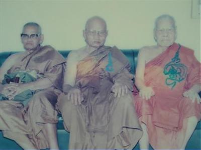 3หลวงปู่.JPG
