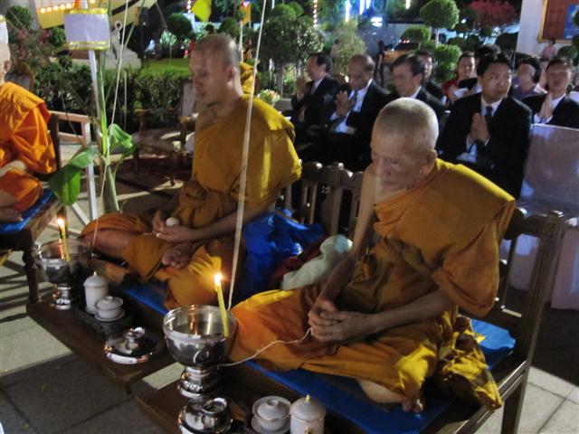 วัดป้อมแก้ว นั่งปรกคู่กับหลวงพ่อชำนาญ (Small).jpg