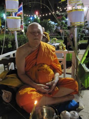 วัดสามัคคีธรรม ยอดพระเกจิที่ปลุกเสกตุ๊กแกร้องจิ้งจกคลานได้ในปัจจุบัน (Small).jpg