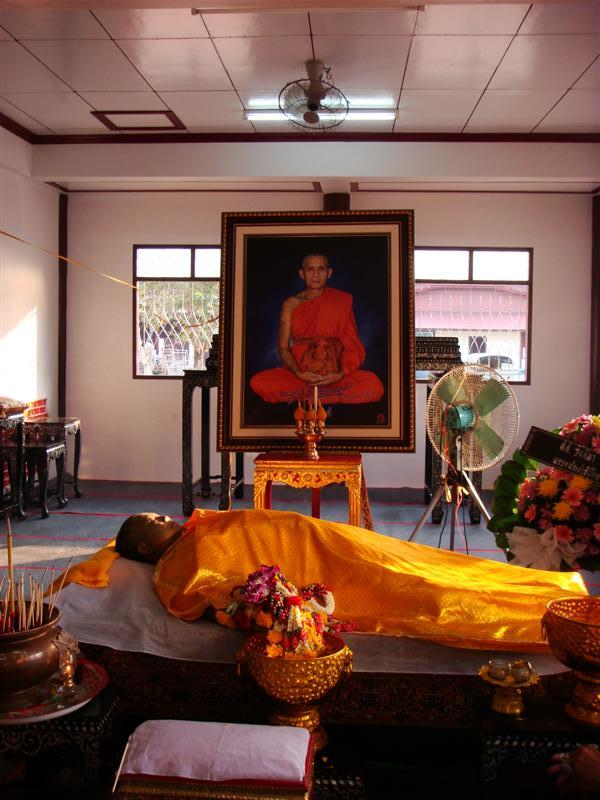 DSC00013 (Medium).JPG