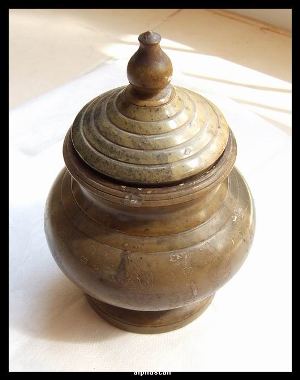 หม้อน้ำมนต์พระพุทธมนต์โอสถ มหาจินดามณี ลพ.สนิท วัดลำบัวลอย.jpg